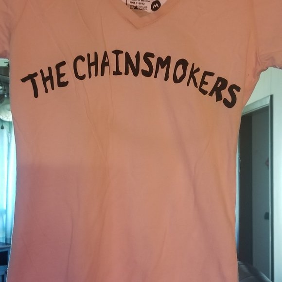 Chain Smokers - Picture 1 of 2